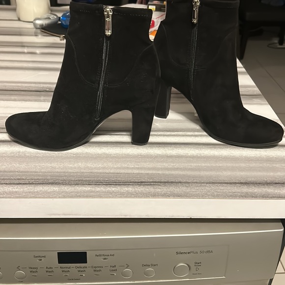 SAM EDELMAN SUEDE HEALED BOOTIES SIZE 38 US SIZE - Picture 4 of 9